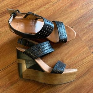 🆕❤️Musse & Cloud Sandals Size 41